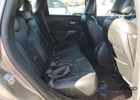 2019 Jeep Cherokee Latitude Plus z USA, uszkodzony, nr VIN 1C4PJLLBXKD197068